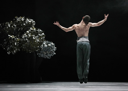 Scene photo by Hans Cornelissen