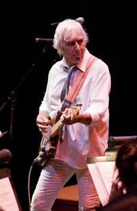John Cale live in Los Angeles 2010/09/30 - photo: Reed Hutchinson