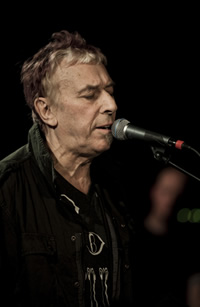 John Cale live in Paris 2011/10/17 - photo: lecargo.com